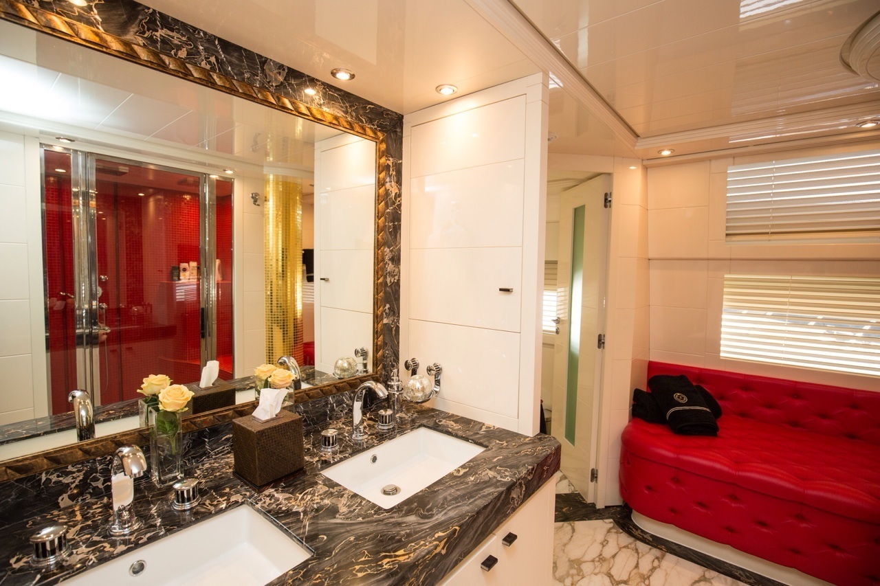 ISA Motor yacht SAMJA - Master ensuite.jpg