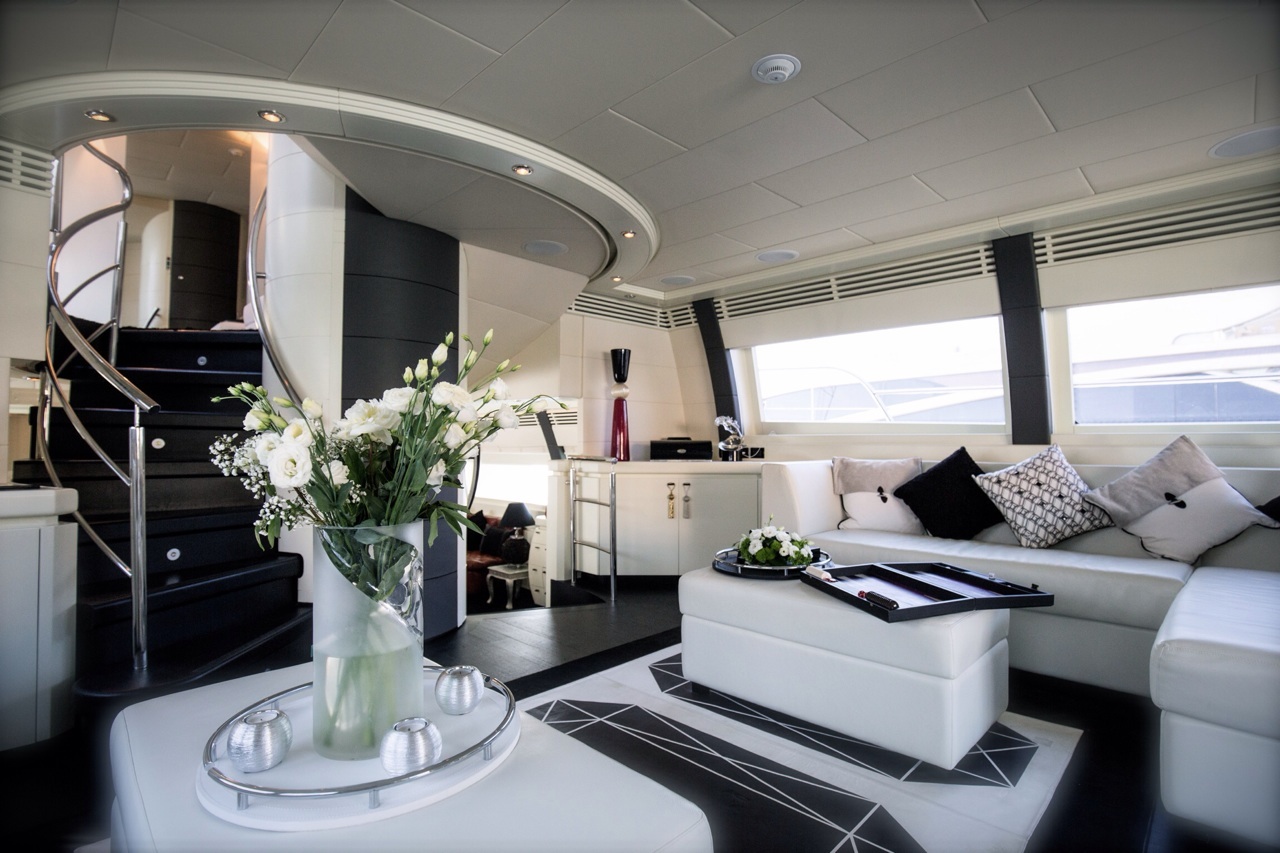 ISA Motor yacht SAMJA - Salon view forward 2.jpg