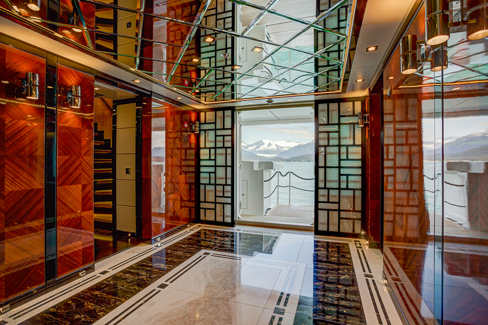 Icon Motor Yacht PARTY GIRL - Foyer.jpg