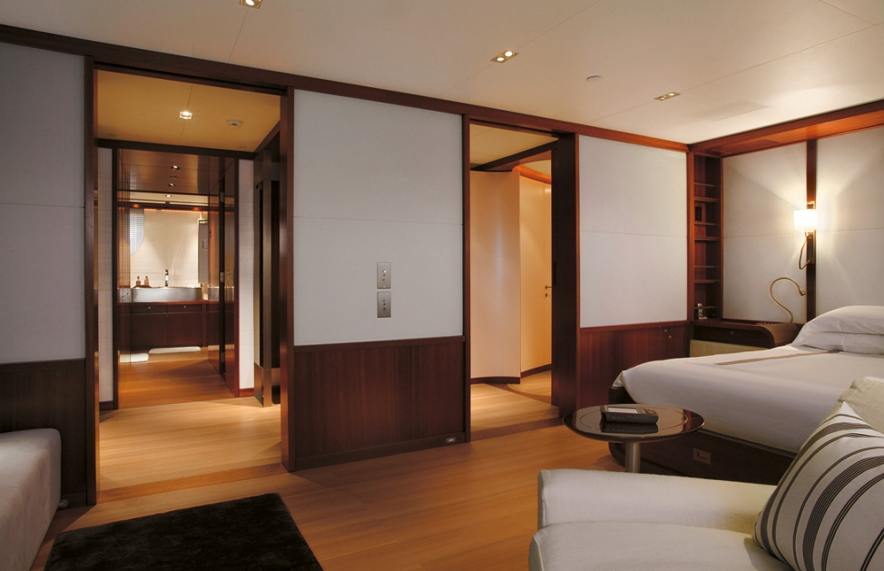 Interior of the perini Navi Yacht Rosehearty.png