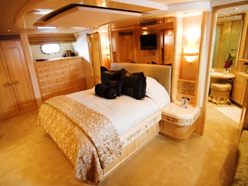 KAPALUA -  Master Cabin.jpg