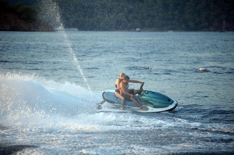 KAPTAN KADIR - Water toys.jpg
