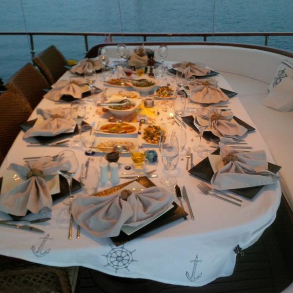 KAYA GUNERI PLUS - Alfresco dining.jpg