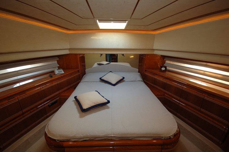 KENTAVROS II  -  VIP Cabin.jpg