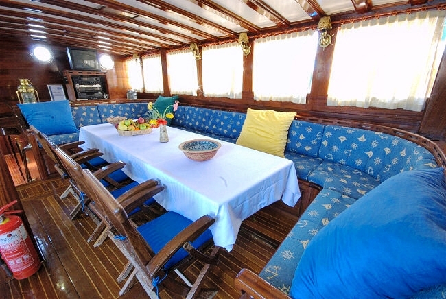 Kayhan 11  Dining.jpg