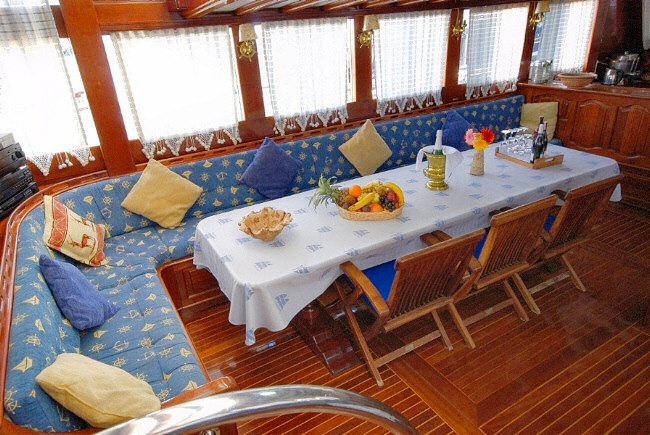 Kayhan 12 Internal Dining.jpg