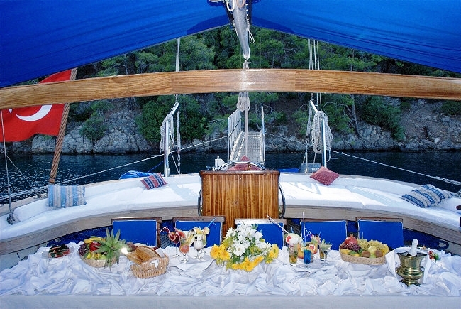 Kayhan Kaptan Alfresco Dining.jpg