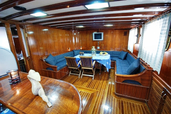 Kayhan Kaptan Salon.jpg