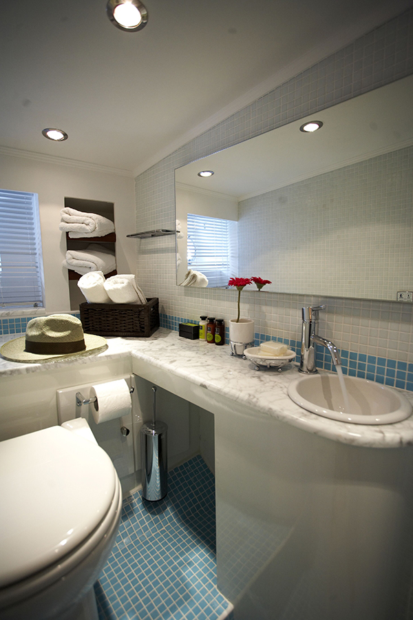 Ketch EFI -  Guest Ensuite.jpg