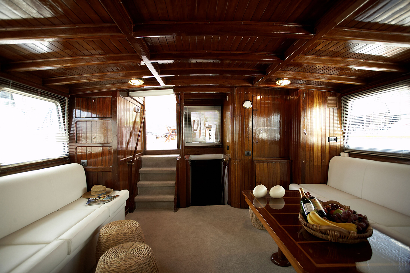 Ketch EFI -  Main Salon 2.jpg
