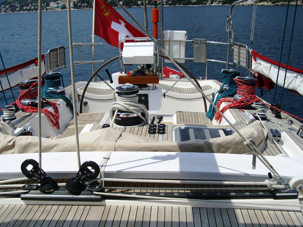Kia Ora III Aft Cockpit.jpg