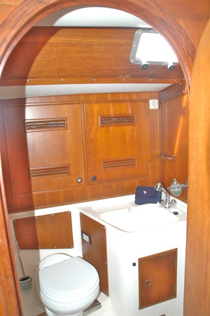 Kings Legend -  Bathroom.jpg