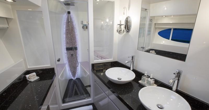 LA MANGUITA - Ensuite.jpg