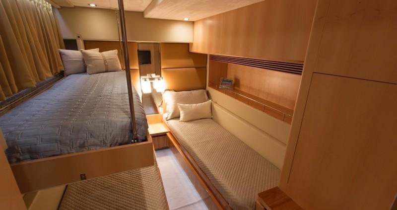 LA MANGUITA - Guest twin and pullman berth.jpg