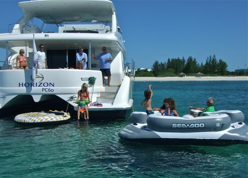 LA MANGUITA - Stern and water toys.jpg