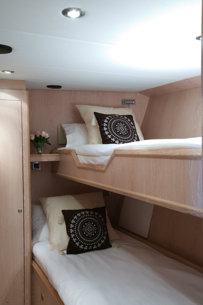 LABRADOR Twin Cabin.jpg