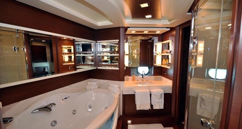 LADY CAROLE - Master bath.jpg