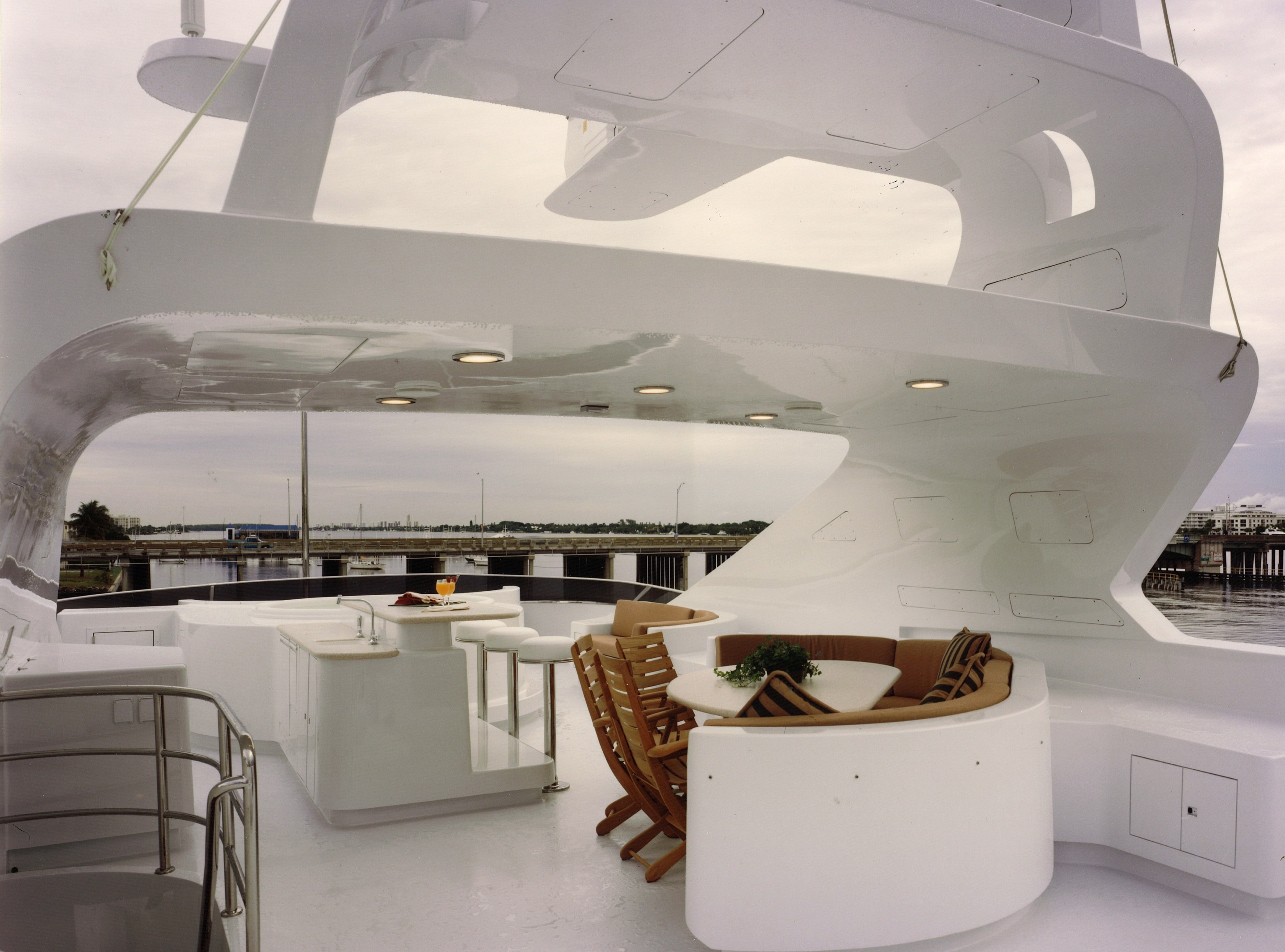 LAGNIAPPE Flybridge.jpg