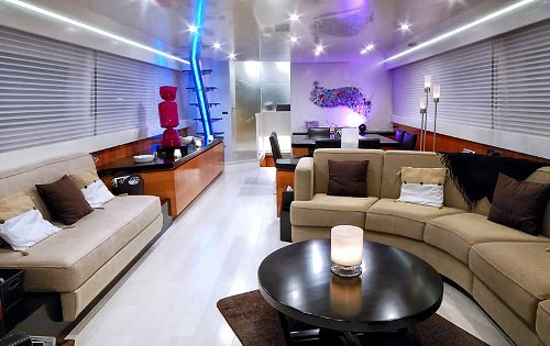 LARMERA -  Salon.jpg