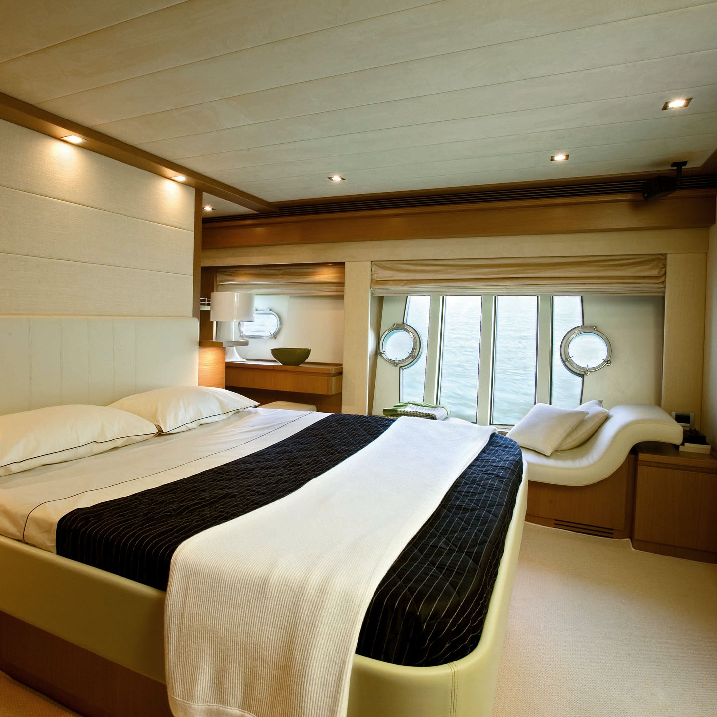 LAVITALEBELA - Master Cabin.jpg