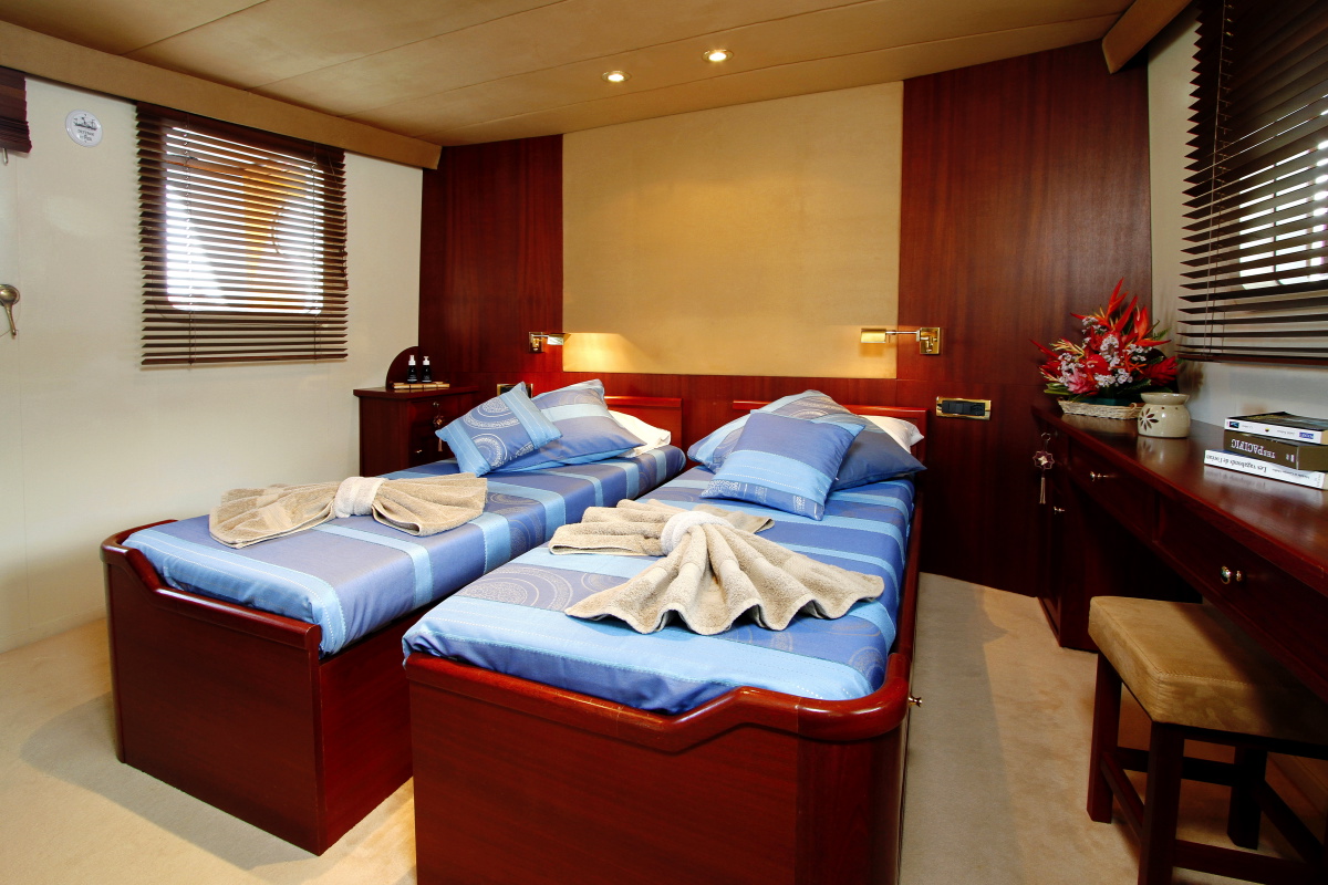 LE KIR ROYAL -  Twin Cabin.jpg