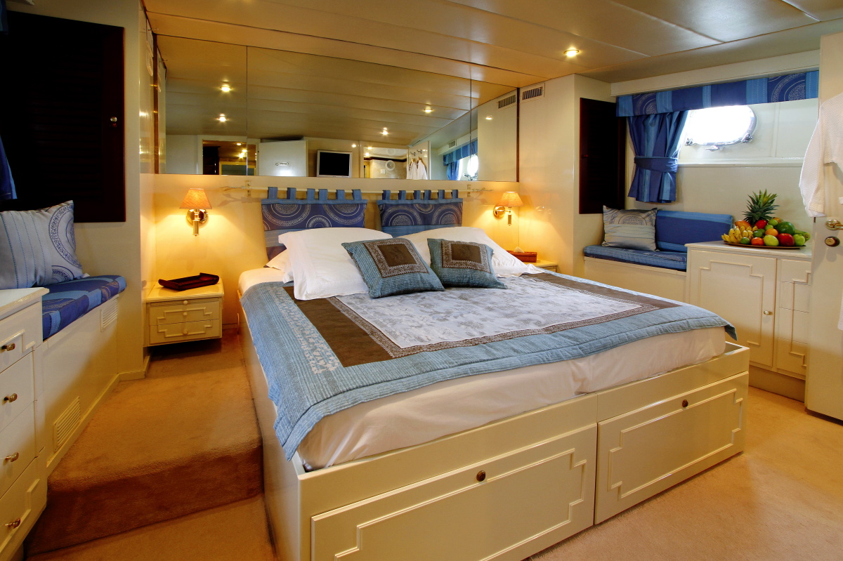LE KIR ROYAL -  VIP Cabin.jpg