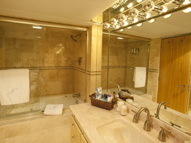 LE MONTRACHET -  Guest Ensuite.jpg
