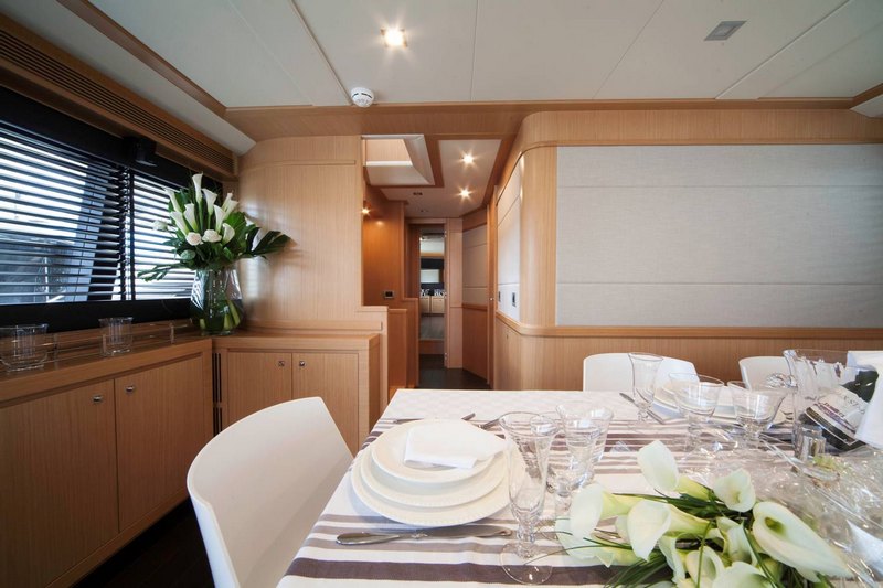 LE PETIT BATEAU -  Dinning Table.jpg
