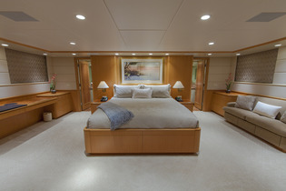 LOOSE ENDS Master Stateroom.JPG