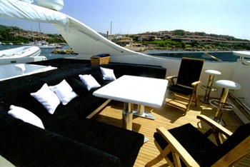 Lady Natinia Sundeck Lounge.jpg