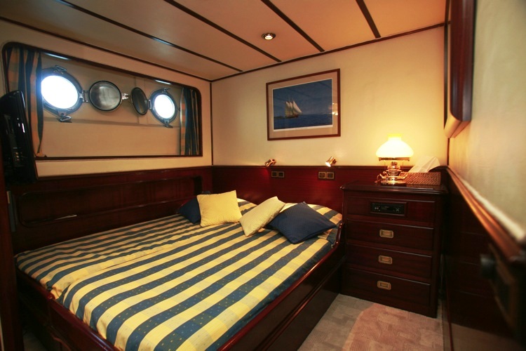 Lady Roxanne -  Double Cabin.jpg