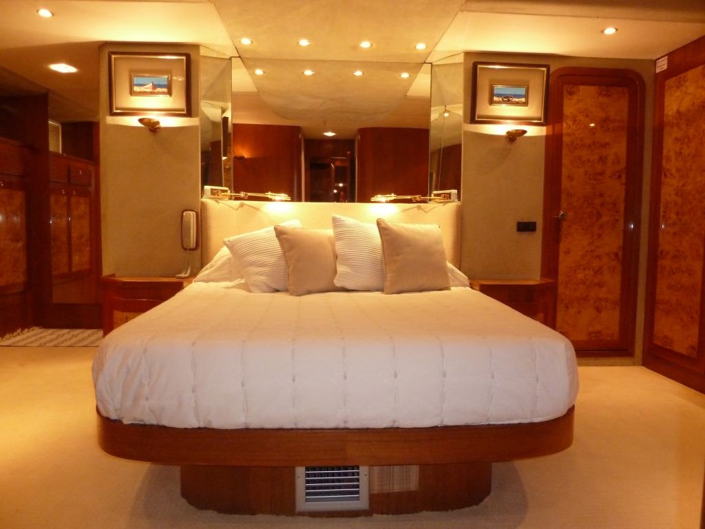 Lady Tatiana of London -  Master Cabin.jpg