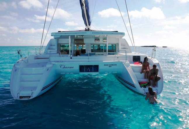 Lagoon 500 At anchor.jpg