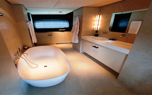 Latitude - Master Bathroom.jpg