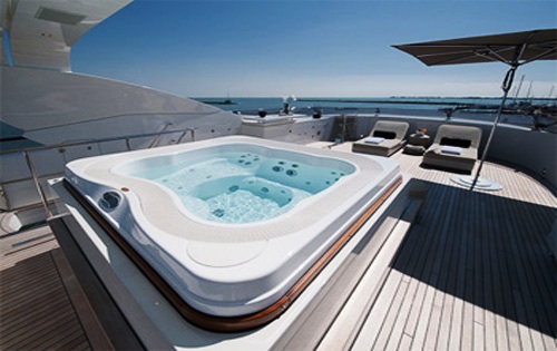 Latitude - Spa Pool.jpg