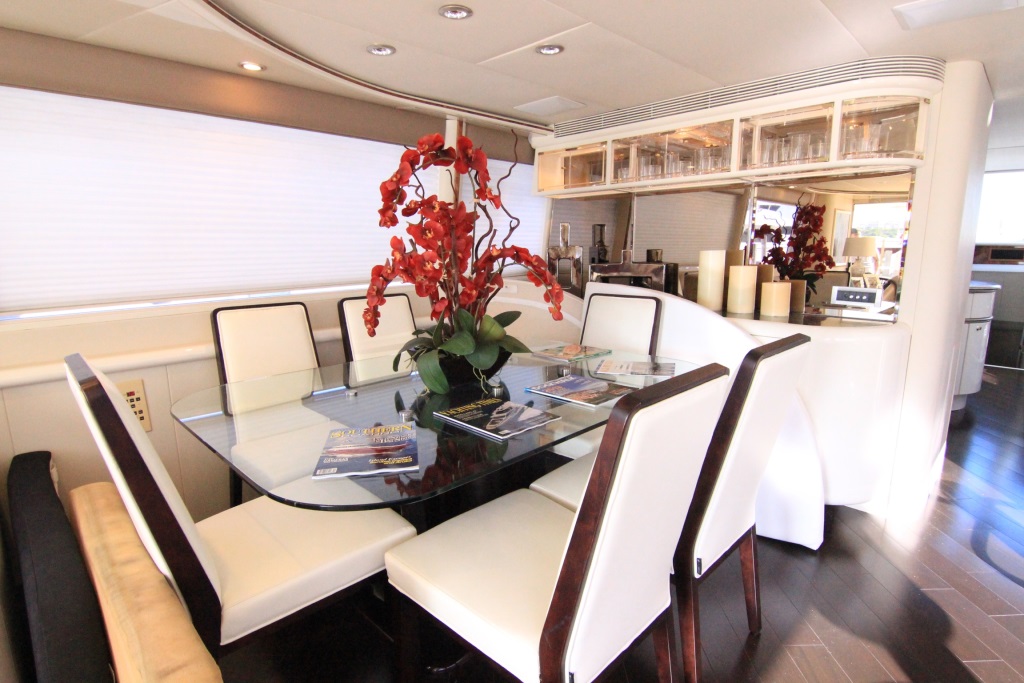 Lazzara 76 PLAN B - Dining.jpg