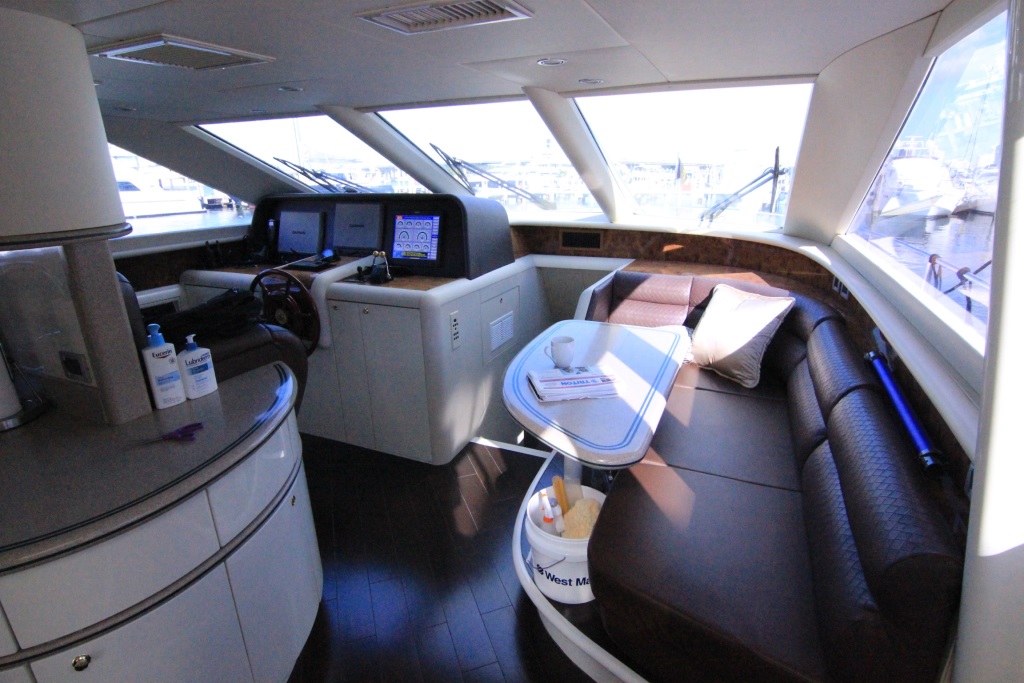 Lazzara 76 PLAN B - Galley 1.jpg