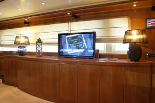 Lei-Maonia Saloon TV.jpg