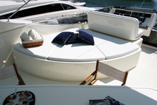 Lei-Maonia Sundeck.jpg