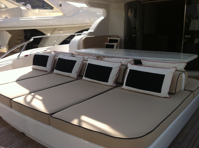 Leopard ADDICTION -  Aft Deck Sunpads.JPG