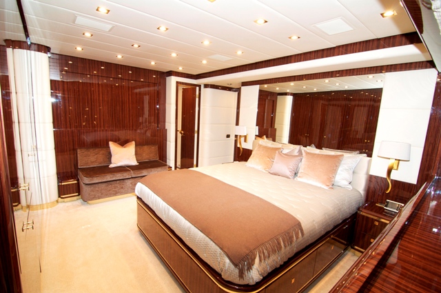 Leopard ADDICTION -  Master Cabin.jpg