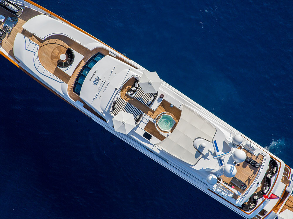 Luxury Yacht QM OF LONDON - birds view.jpg