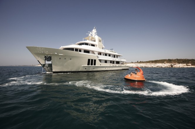 Luxury charter yacht E&E.jpg