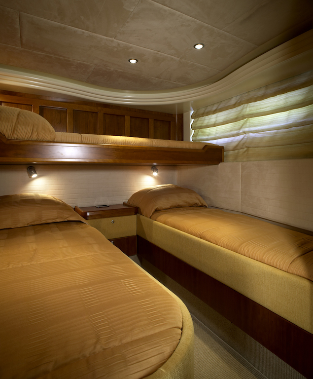 Luxury motor yacht FAR NIENTE - twin cabin.jpg