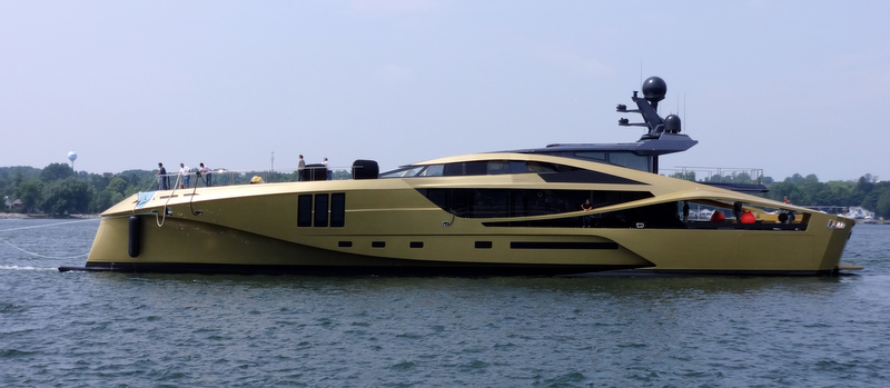 Luxury motor yacht PJ 265 by Palmer Johnson - side view.jpg