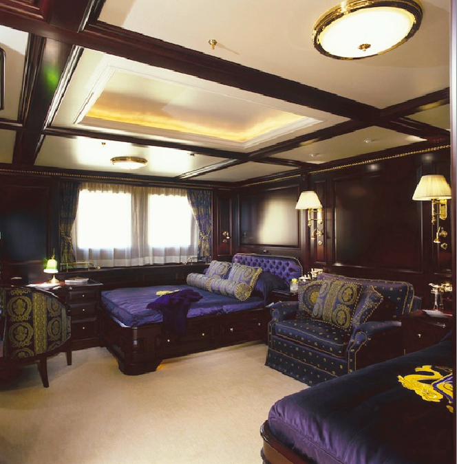 Luxury superyacht REVERIE - stateroom.png