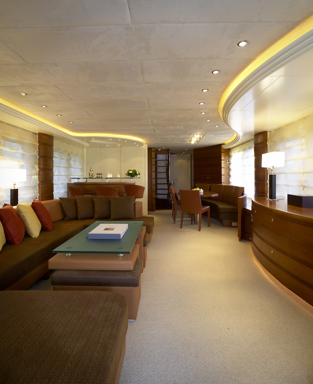 Luxury yacht FAR NIENTE - saloon.jpg