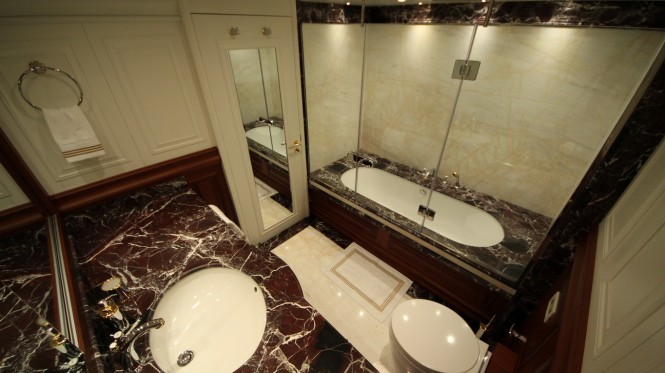 Luxury yacht M&M - Bathroom.jpg