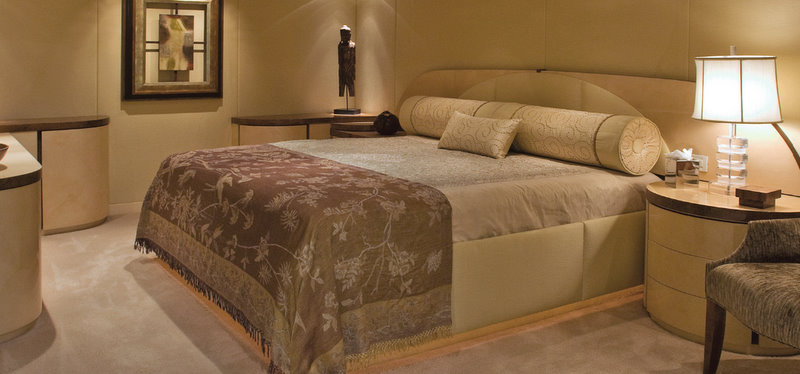 Luxury-Superyacht-Triumphant-Lady-Master-Suite.jpg