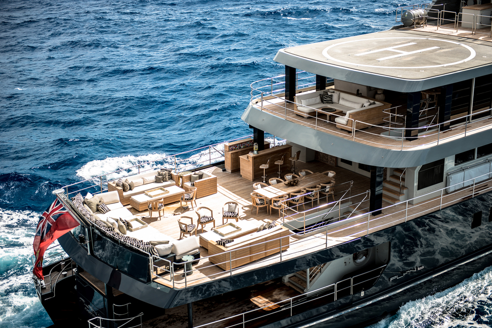 Luxury-yacht-PLAN-B-Entertainment-on-the-main-deck. Photo credit yachtplanb.com.jpg